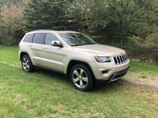Photo 3 of 20 of 2014 Jeep Grand Cherokee Limited